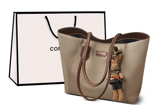 COMELY Tote Khaki