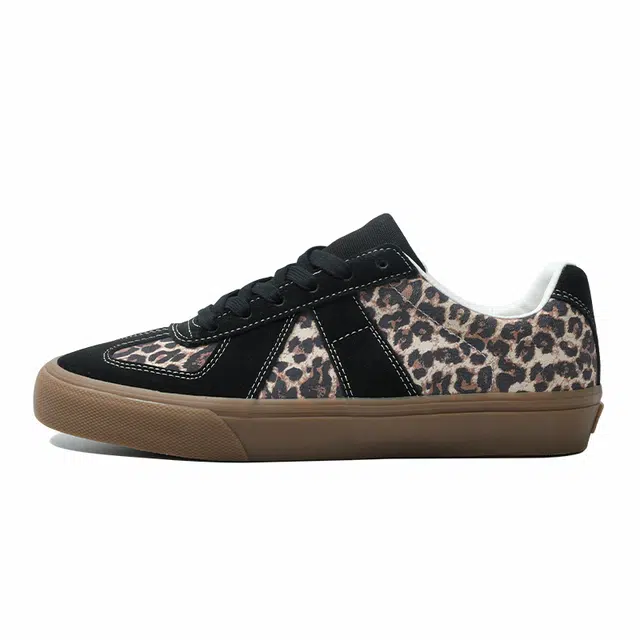 GLO Leopard Trainers