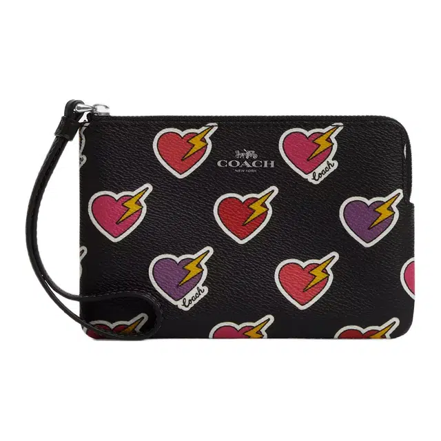 COACH Corner Zip 16 Wristlet Black