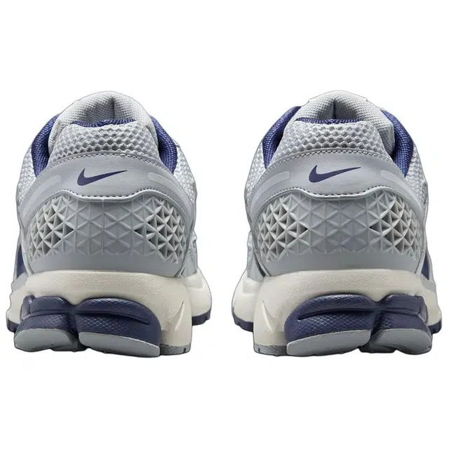 Nike Air Zoom Vomero 5 "Yankees"