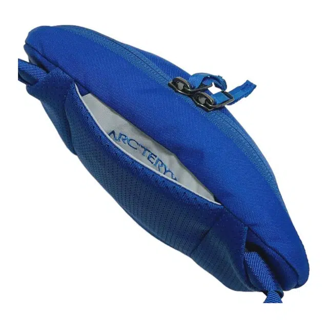 Arcteryx Mantis 1.5L Logo