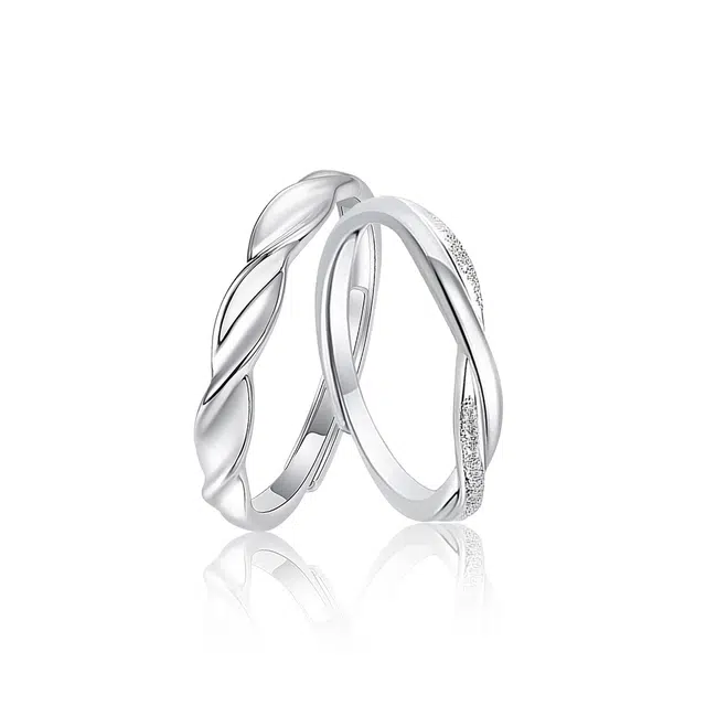 钟爱久久 莫比乌斯对戒 克兰茜 无限循环的爱 共赴爱河开口戒可调节 生日告白纪念日礼盒 浪漫交织设计感 铜 戒指 男女同款情侣款 银色