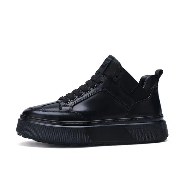 U7 Mid-Top Sneakers Black
