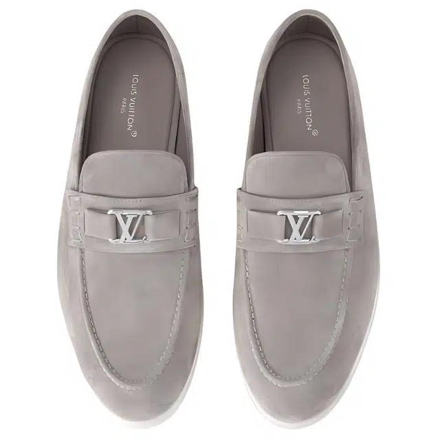 LOUIS VUITTON Estate