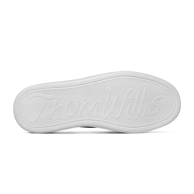 THOM WILLS trainer