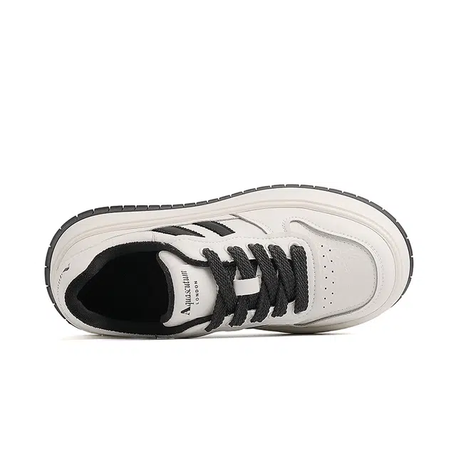 AQUASCUTUM