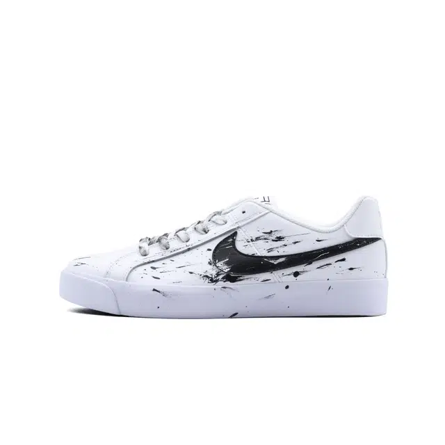 Nike Court Royale