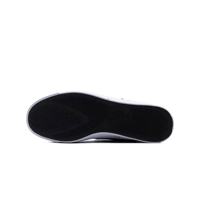 Nike Court Royale