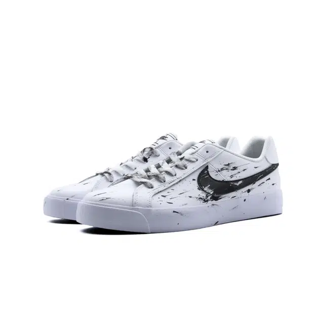 Nike Court Royale
