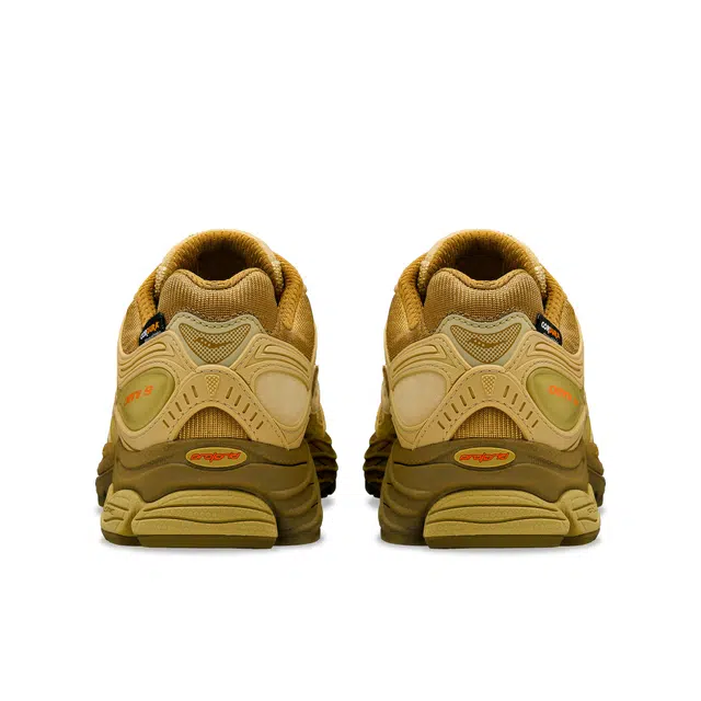 Starcow x Saucony ProGrid Omni 9 ArmorDesert