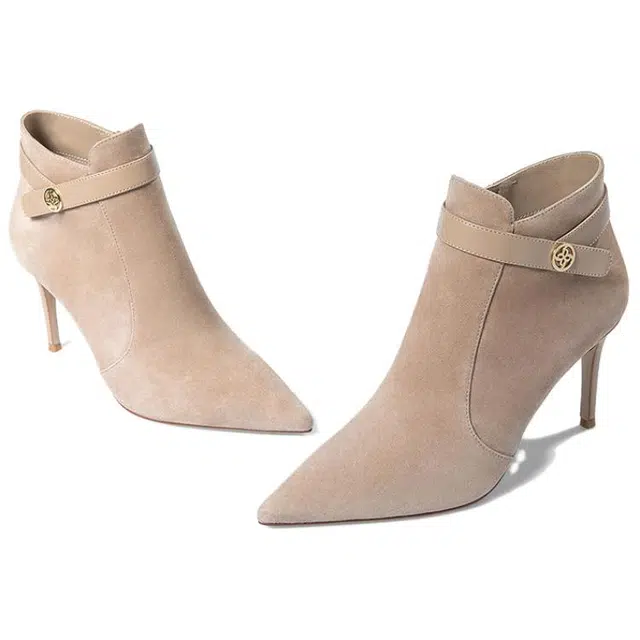 NINE WEST