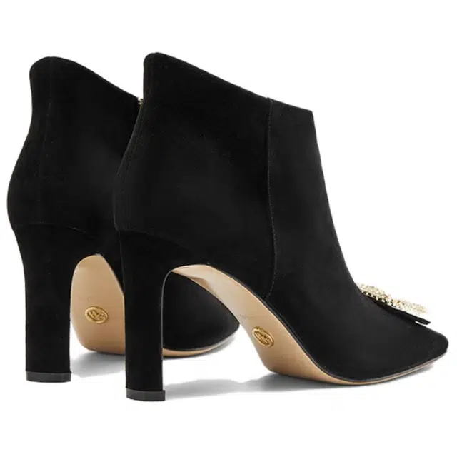 NINE WEST