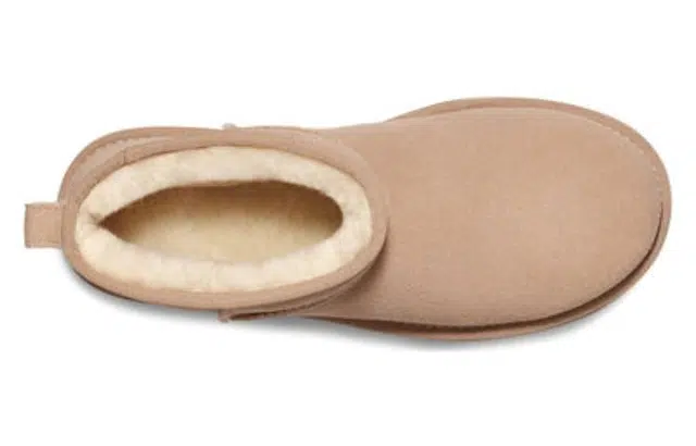 UGG
