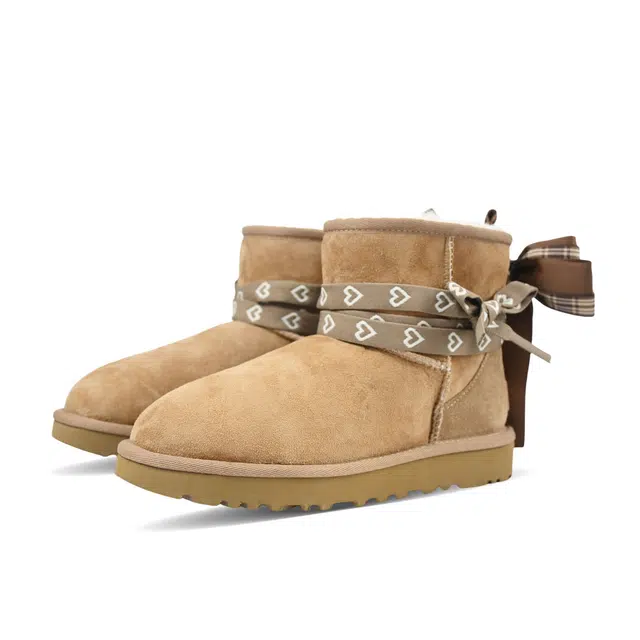 UGG CLASSIC ULTRA MINI