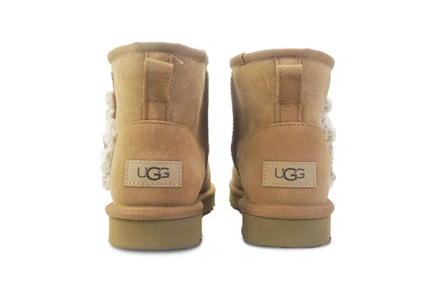 UGG CLASSIC MINI