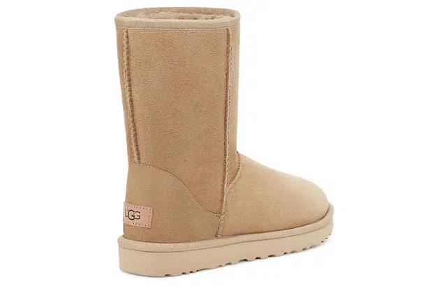 UGG Classic Short II