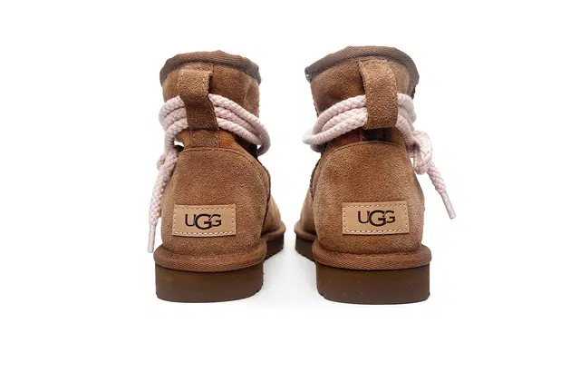 UGG CLASSIC MINI