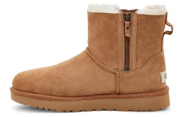 UGG Classic Mini