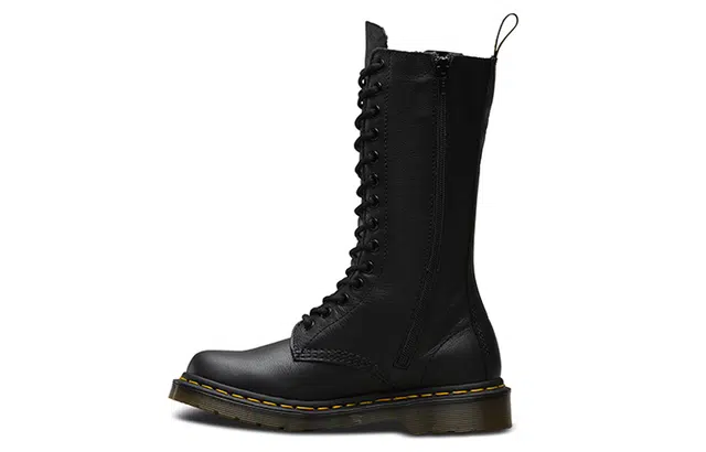 Dr. Martens 1B99