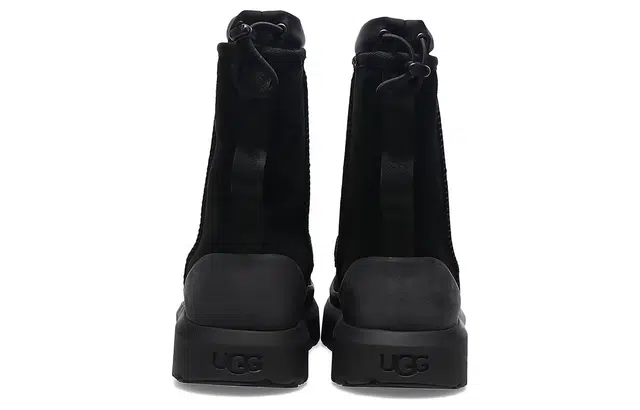 UGG CLASSIC SHORT