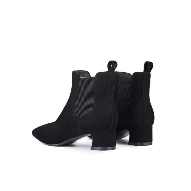 ELLE Chelsea Boots