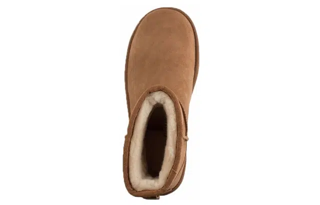 UGG CLASSIC MINI Rubber Logo