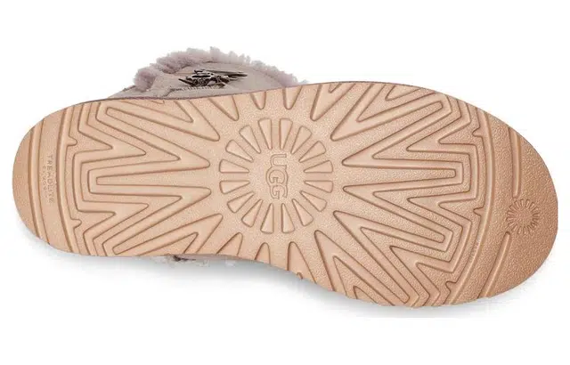 UGG