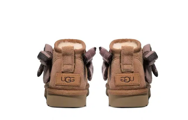 UGG CLASSIC ULTRA MINI