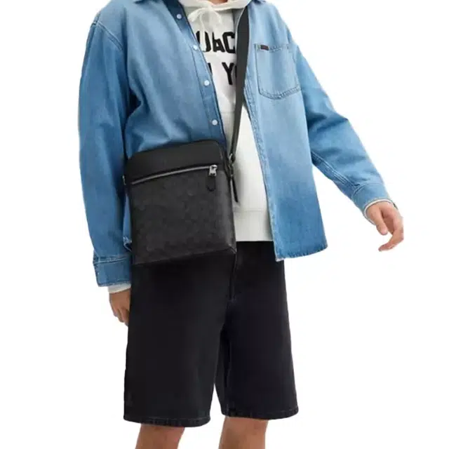 COACH 22 Crossbody Bag