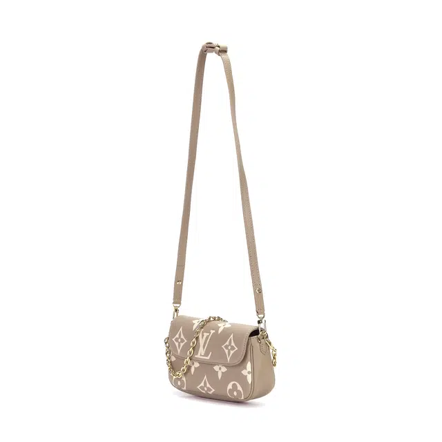 LOUIS VUITTON IVY