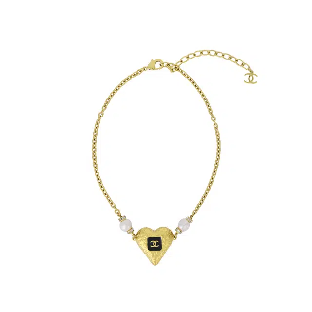 CHANEL -