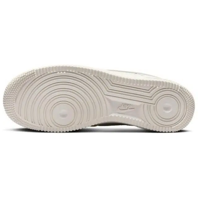 Nike Air Force 1 '07 ESS TRK3
