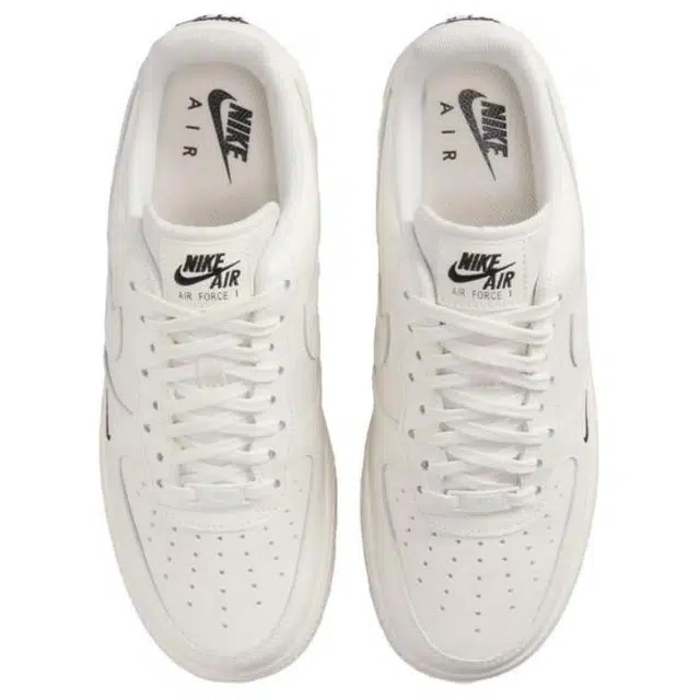 Nike Air Force 1 '07 ESS TRK3