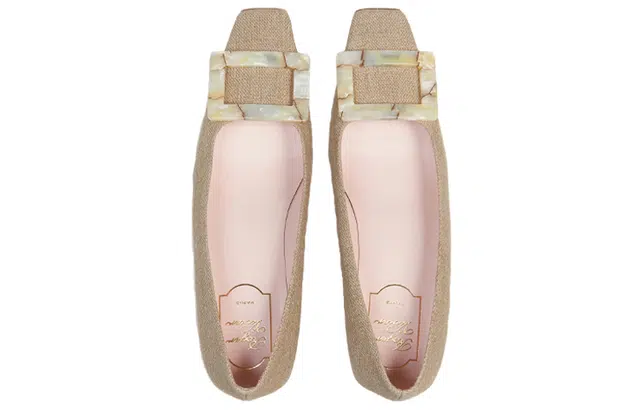 Roger Vivier Belle Vivier Motherpearl Buckle