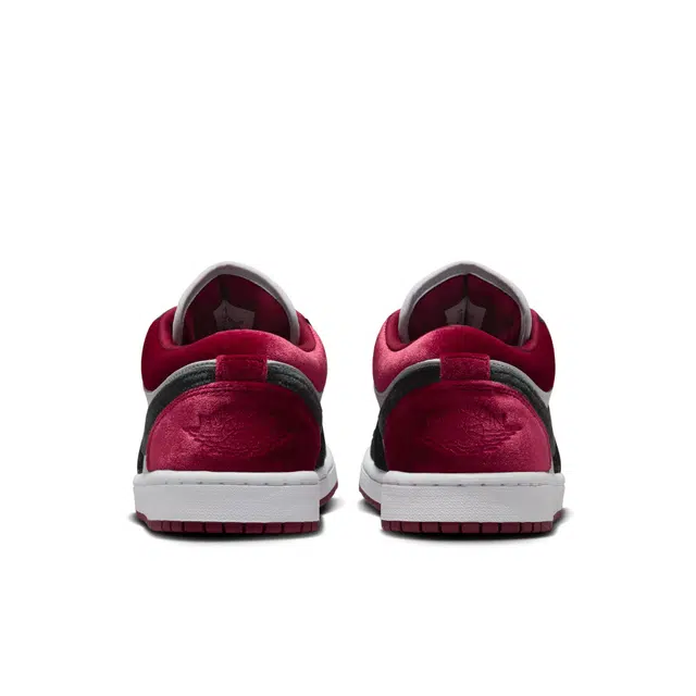 Jordan Air Jordan 1 LOW SE VelvetBlackGym Red