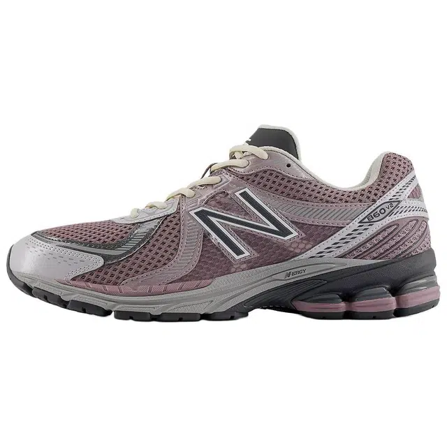 New Balance NB 860 v2