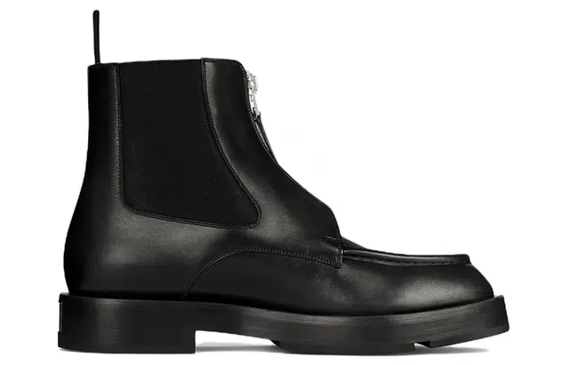 GIVENCHY