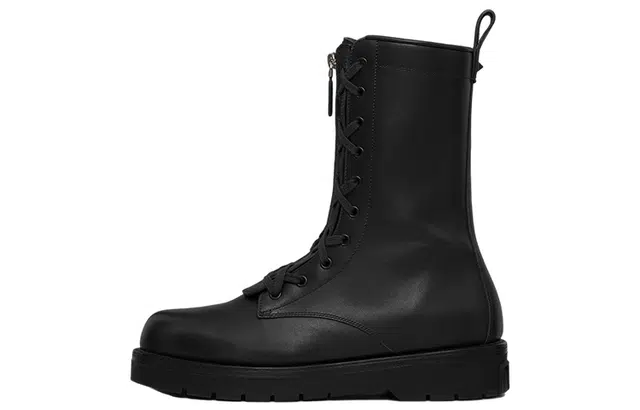 Valentino Xcombat