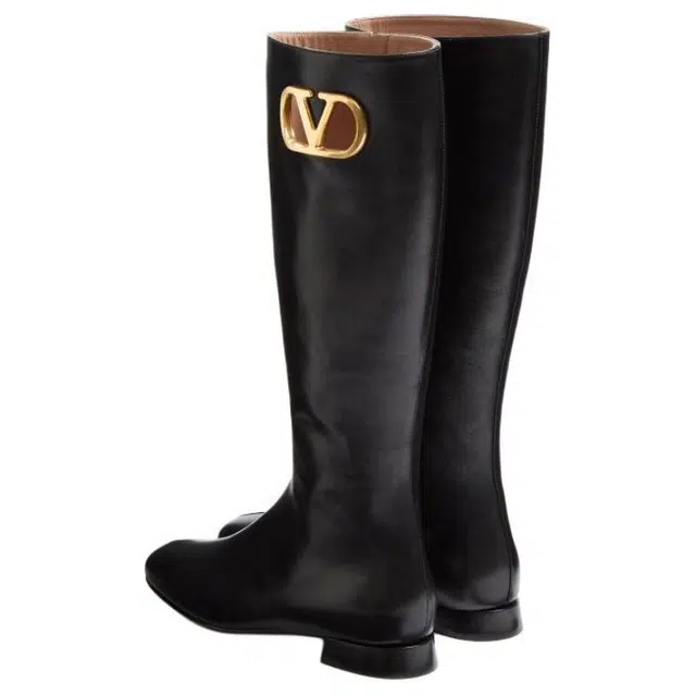 Valentino Vlogo Signature