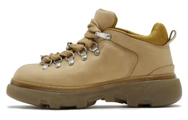 Burberry Trek