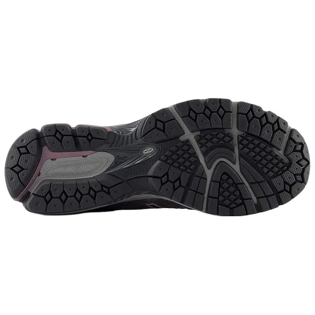 New Balance NB 860 v2