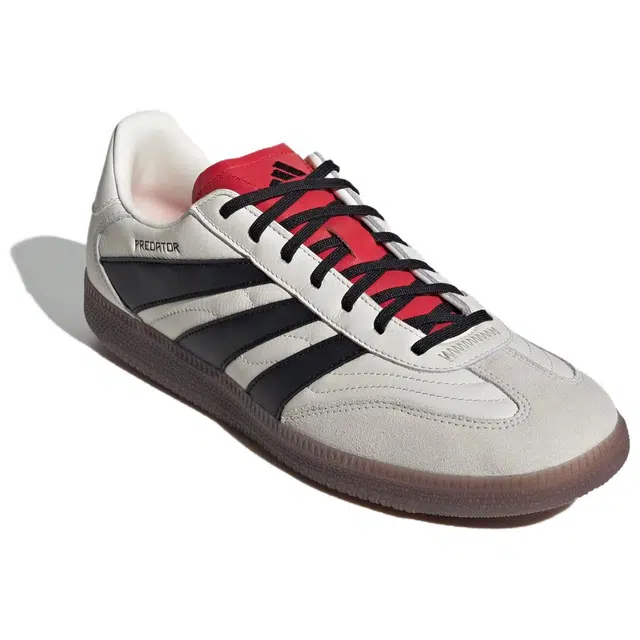 adidas PREDATOR FREESTYLE