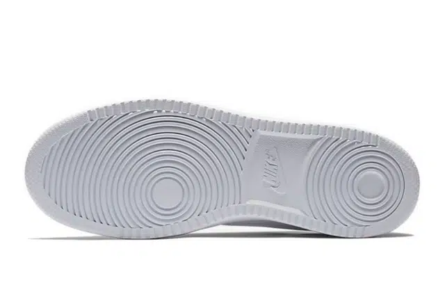 Nike EBERNON Low