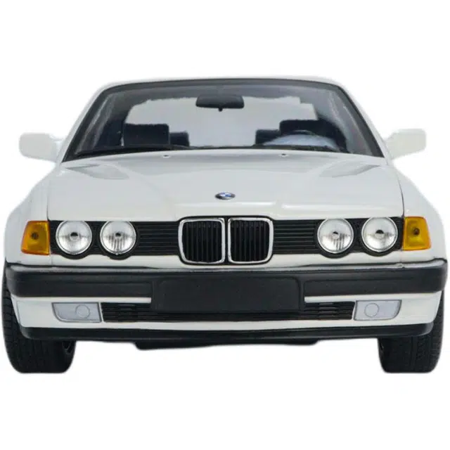 MINICHAMPS 118 BMW 730i 1986