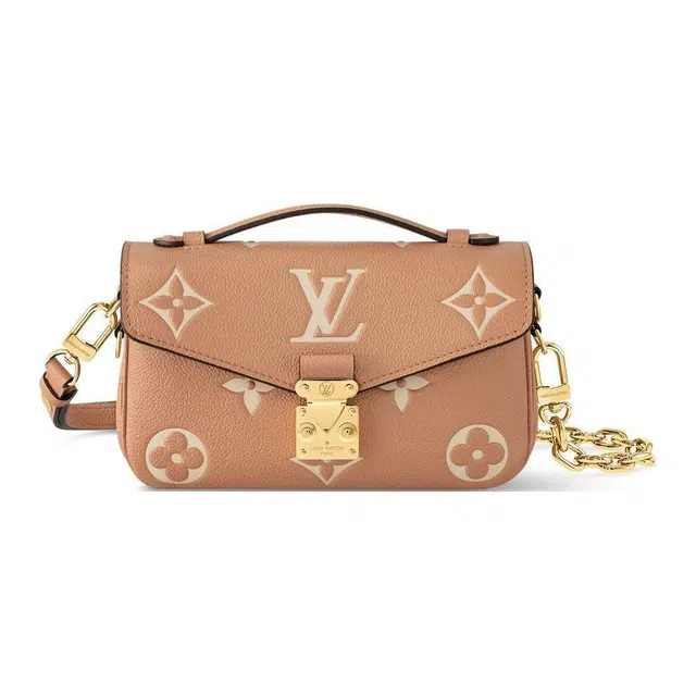 LOUIS VUITTON Pochette Metis East West