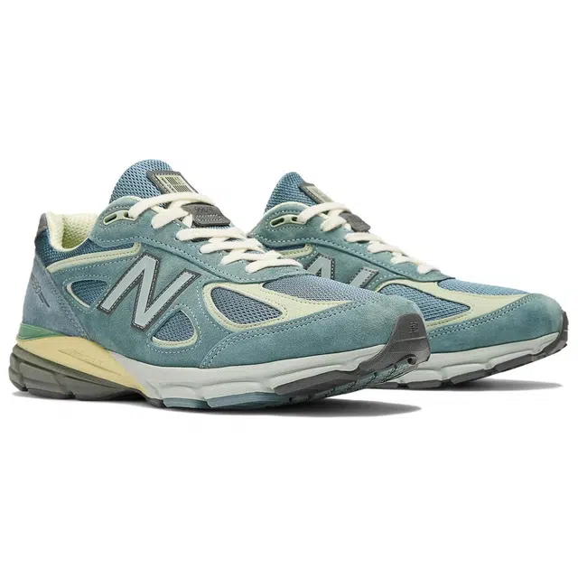 Auralee x New Balance NB 990 V4