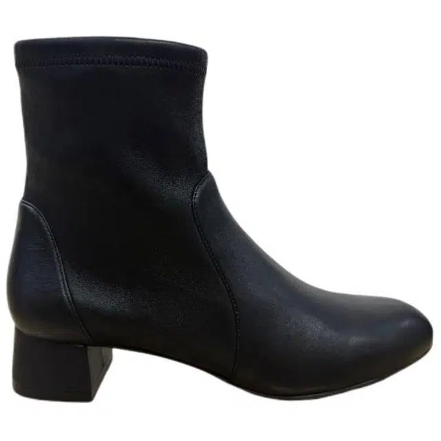 stuart weitzmanSW