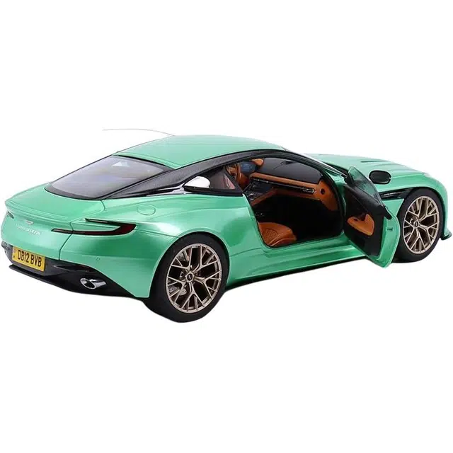 118 DB12 Aston Martin DB12