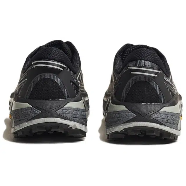 HOKA ONE ONE
