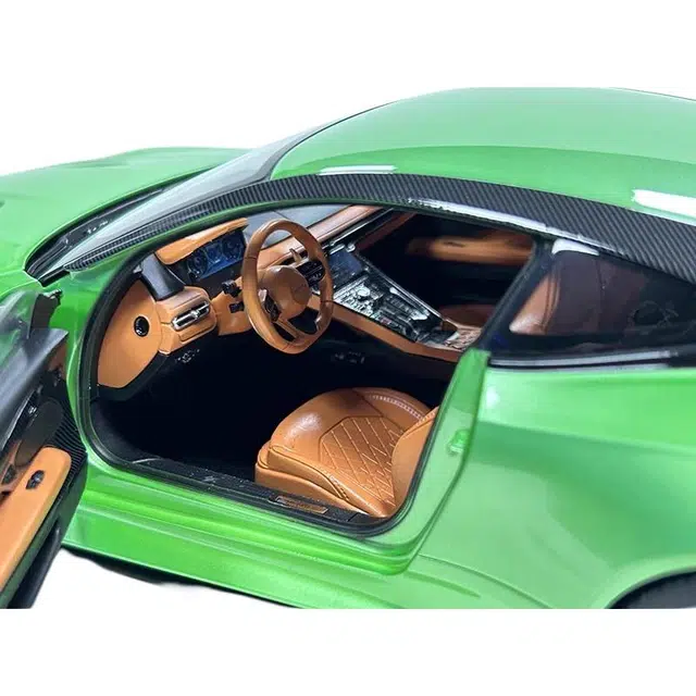118 DB12 Aston Martin DB12